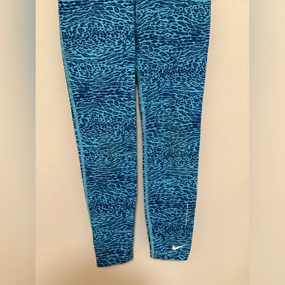 ✨Nike Pro Cheetah Print Leggings Size M - Picture 2 of 9